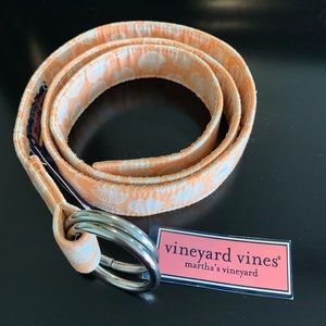 NWT VINEYARD VINES HALF SHELL GUAVA BELT